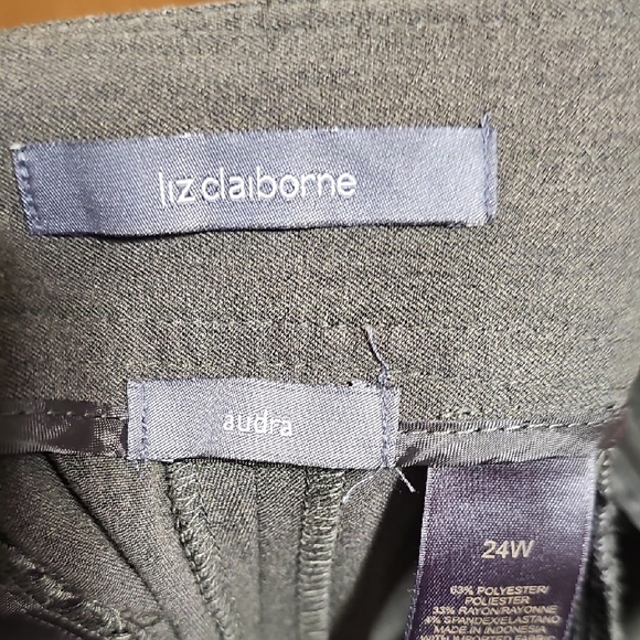 Liz Claiborne Women's Gray Straight Leg Pants. Plus Size 24w. Like New - Picture 4 of 5